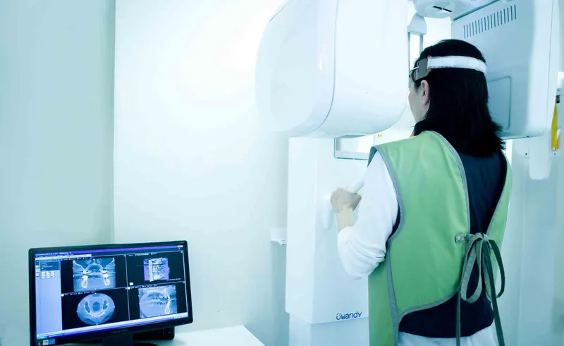 Radiografia panoramica dentale in studio — diagnostica odontoiatrica al Centro Medico Minetti Milano